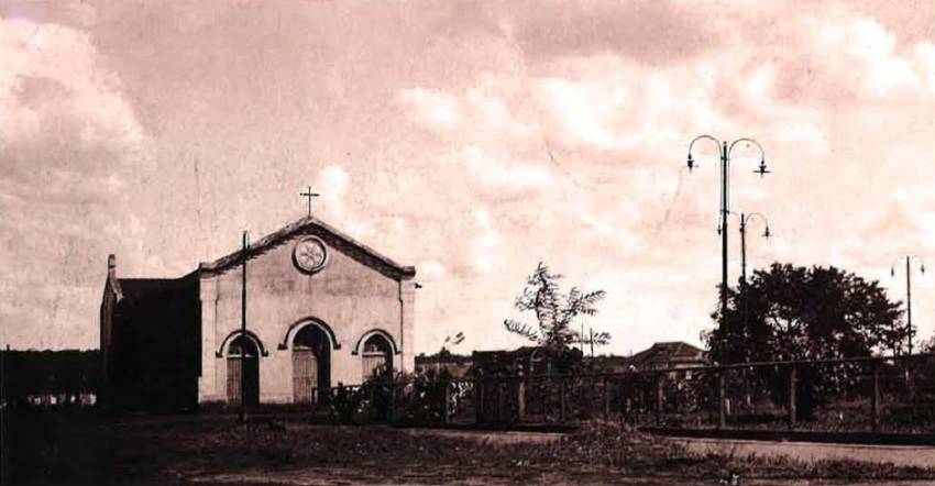 Nova edificação da Igreja Santo Antônio erguida em 1922 na Rua 15 de Novembro.