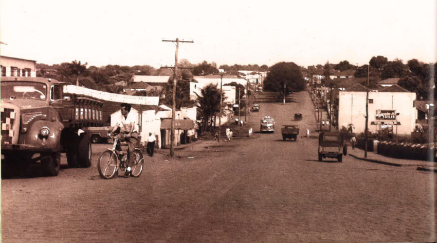 Rua Cândido Mariano - À direita Hopital da Noroeste atual Hospital do Câncer Alfredo Abrão.